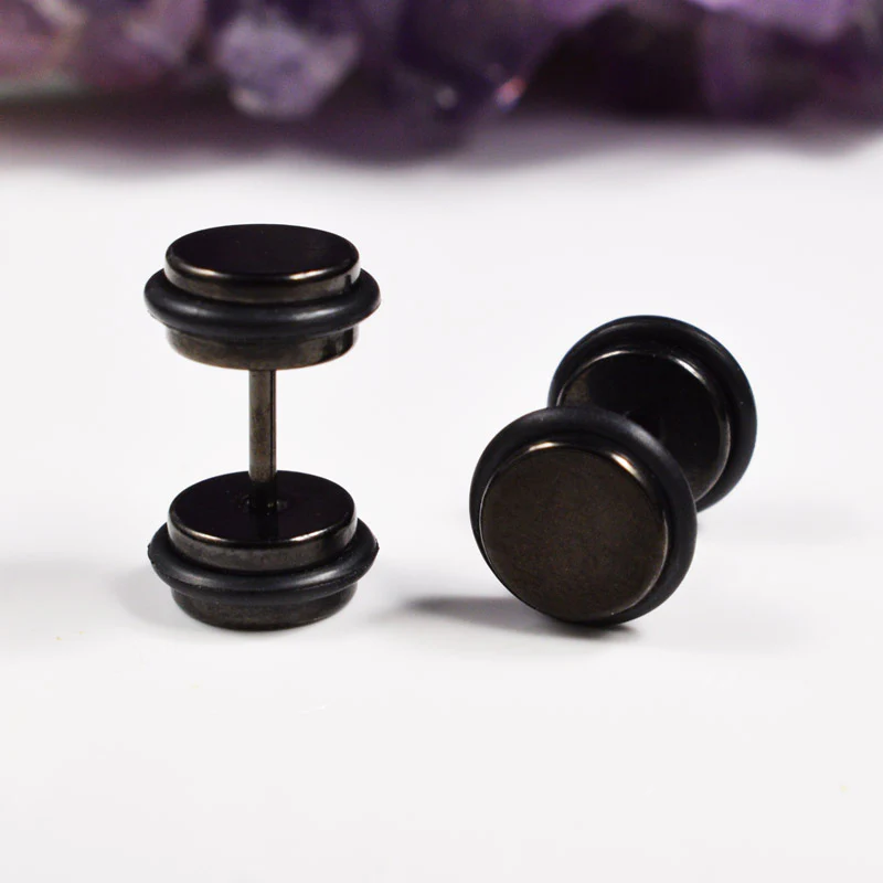Fake Flesh Plug in Black Steel