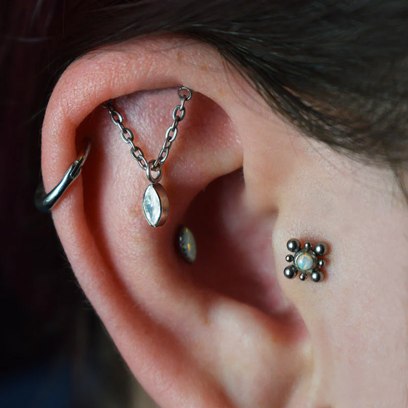 Hidden Helix Labret with Double Chain - Image 3