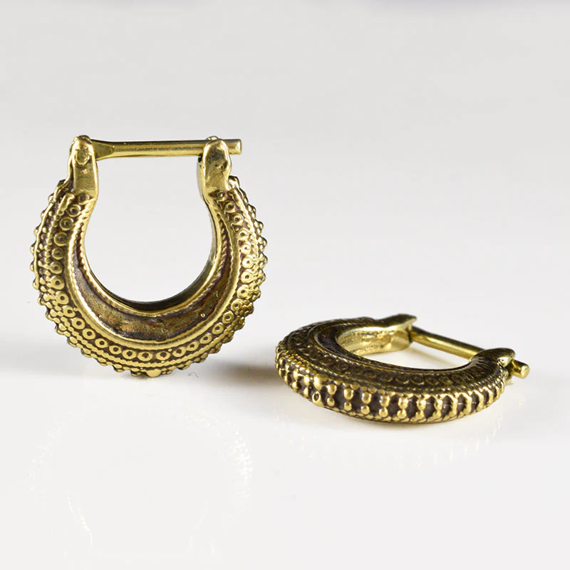 Small Tribal Brass Earrings 'Tara' - Image 2