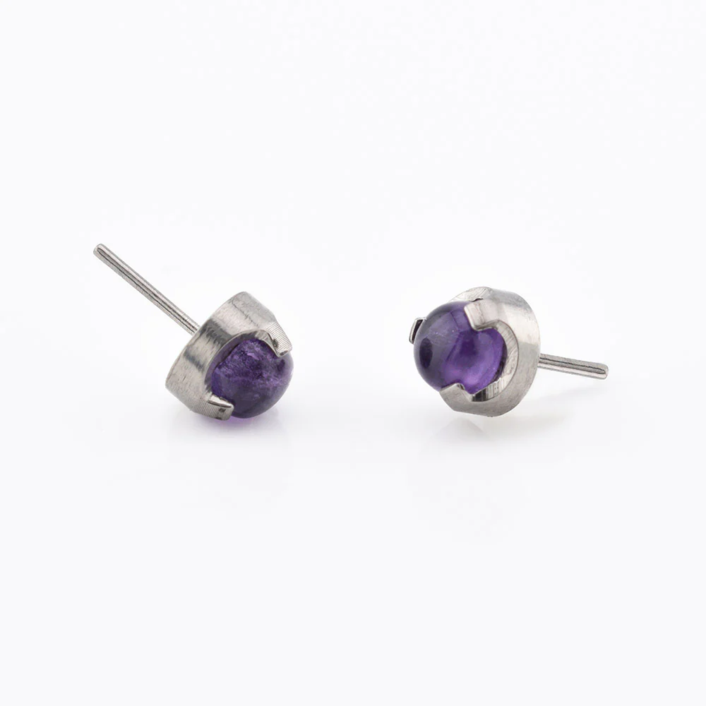 Titanium Threadless Piercing End with Amethyst - Image 2